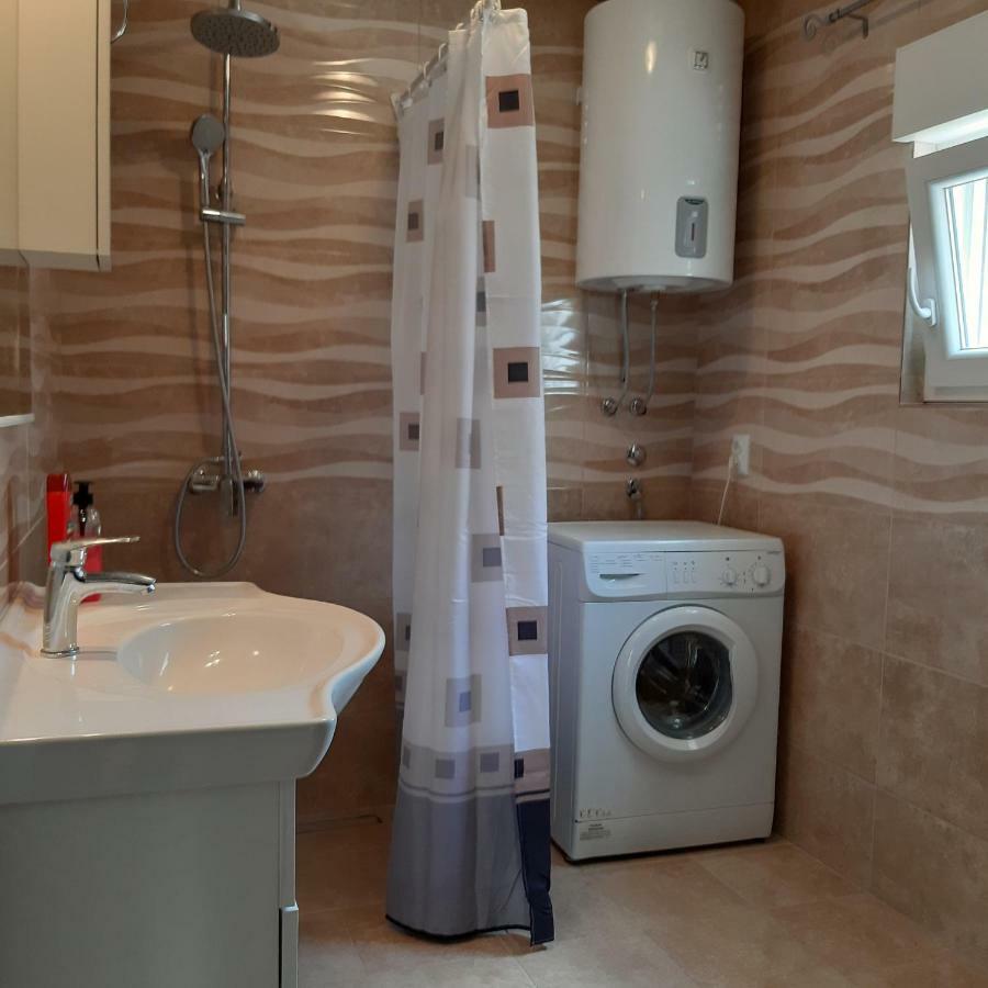 Apartment "Mislav" Gornji Karin Ngoại thất bức ảnh
